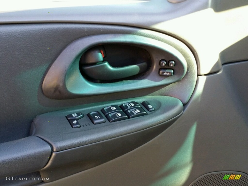 2002 TrailBlazer LTZ 4x4 - Majestic Red Metallic / Dark Pewter photo #18