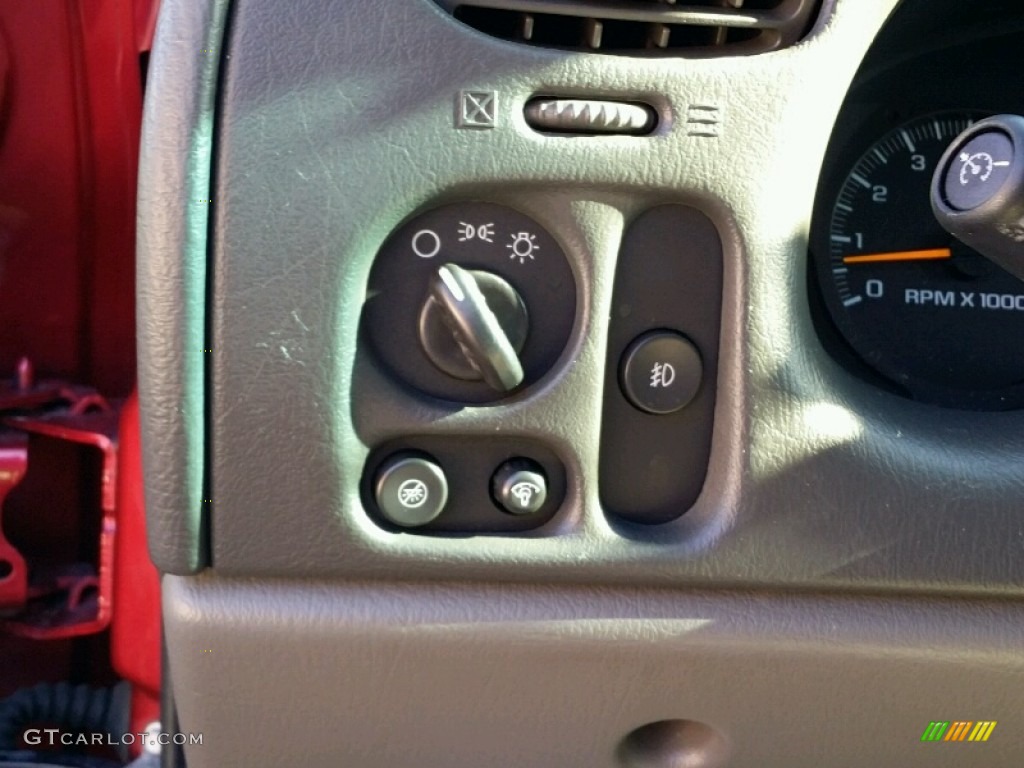 2002 TrailBlazer LTZ 4x4 - Majestic Red Metallic / Dark Pewter photo #20