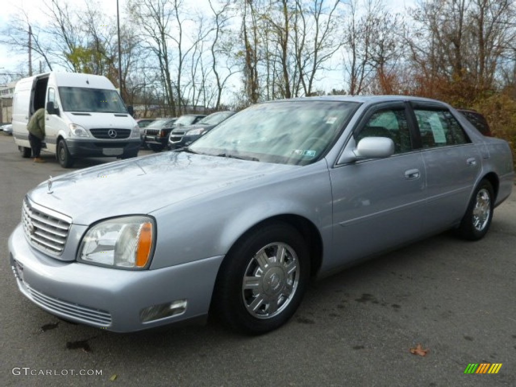2005 DeVille Sedan - Light Platinum / Dark Gray photo #1