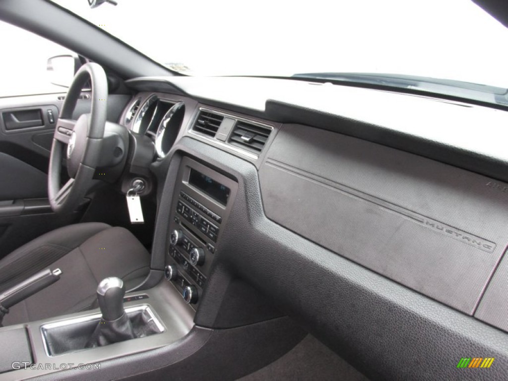 2012 Mustang GT Premium Coupe - Kona Blue Metallic / Charcoal Black/Cashmere photo #23