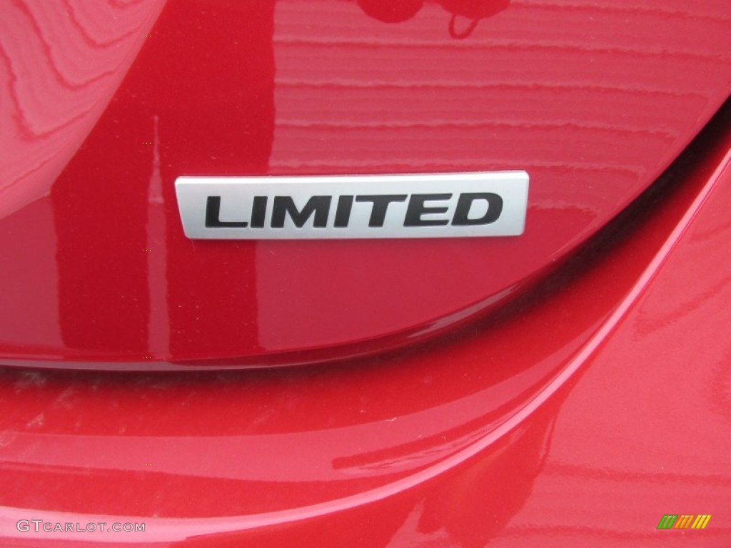2015 Elantra Limited Sedan - Geranium Red / Gray photo #15