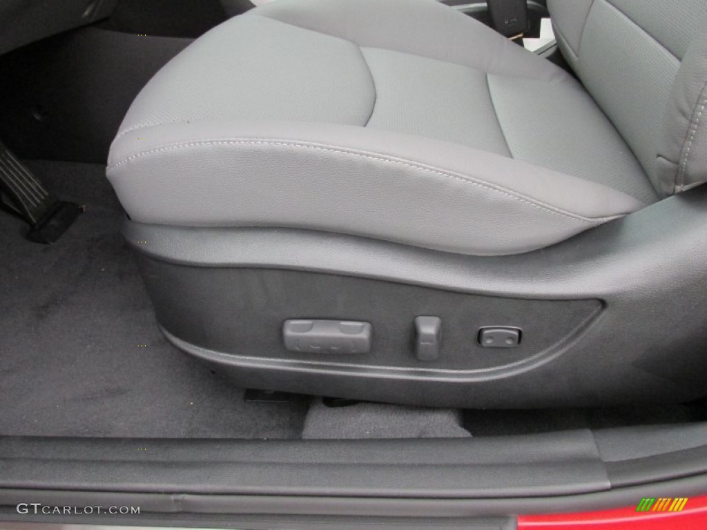 2015 Elantra Limited Sedan - Geranium Red / Gray photo #25