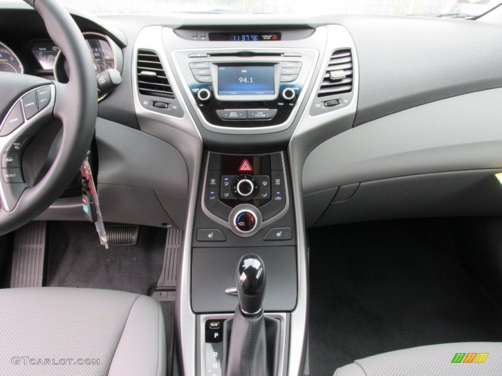 2015 Elantra Limited Sedan - Geranium Red / Gray photo #27