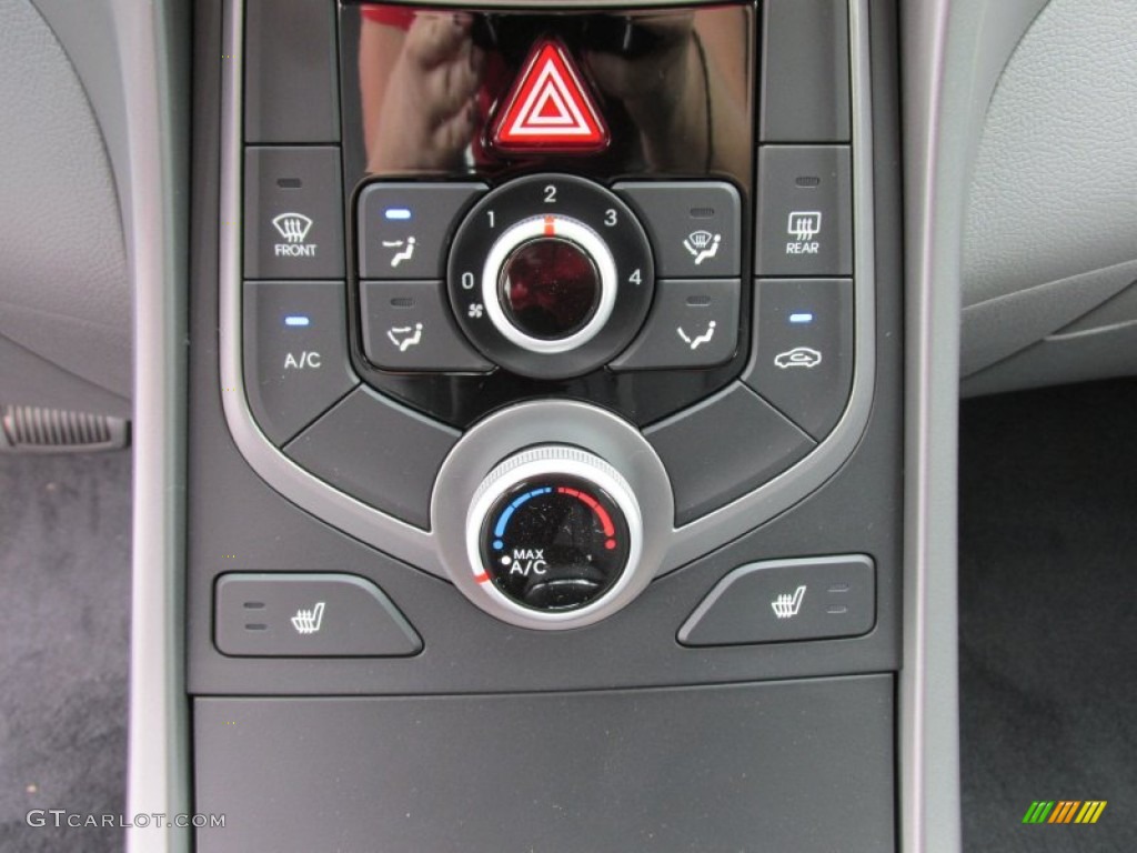 2015 Elantra Limited Sedan - Geranium Red / Gray photo #29