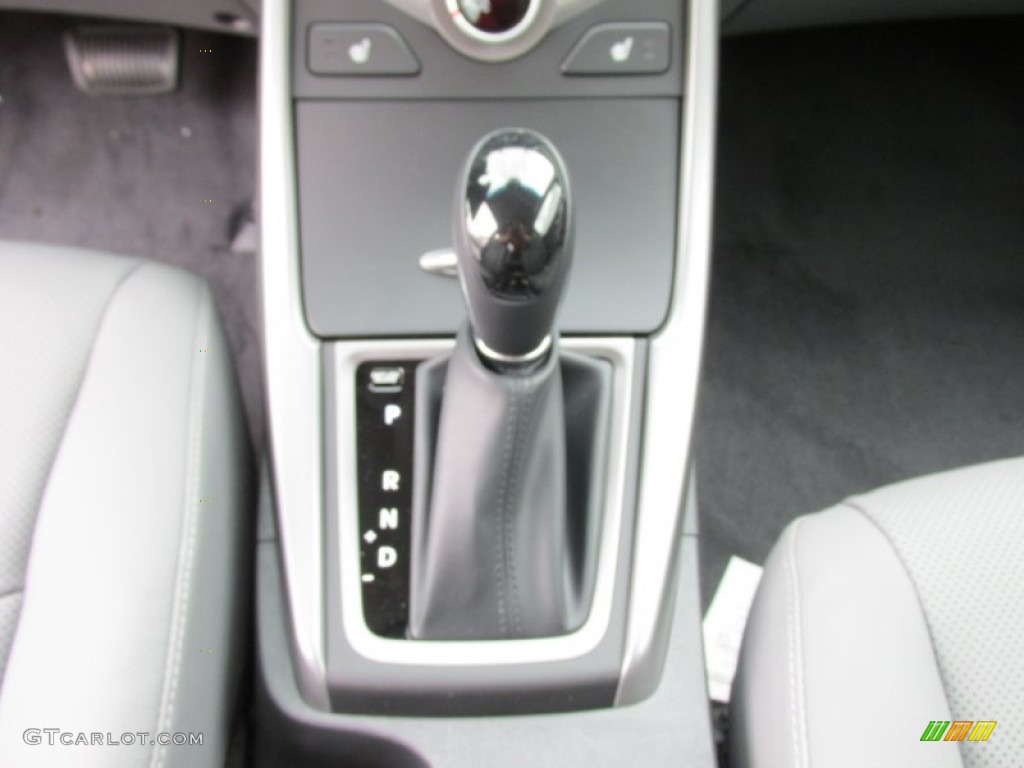 2015 Elantra Limited Sedan - Geranium Red / Gray photo #31