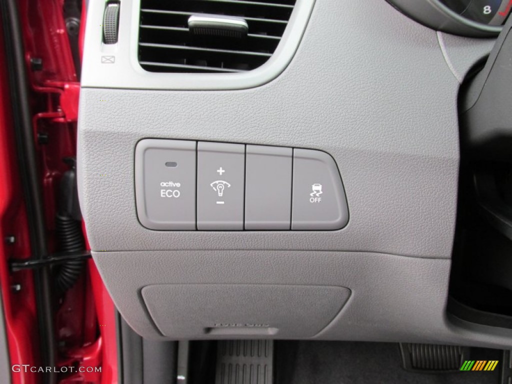 2015 Elantra Limited Sedan - Geranium Red / Gray photo #34