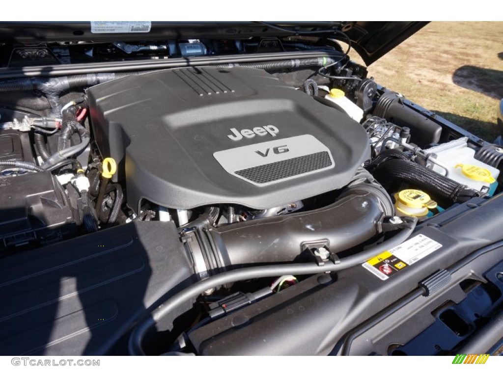 2015 Jeep Wrangler Unlimited Sport 4x4 3.6 Liter DOHC 24-Valve VVT V6 Engine Photo #99040470
