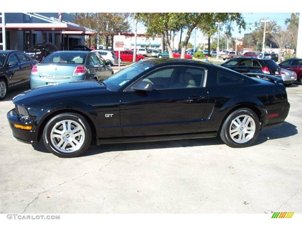 2006 Mustang GT Premium Coupe - Black / Light Parchment photo #1