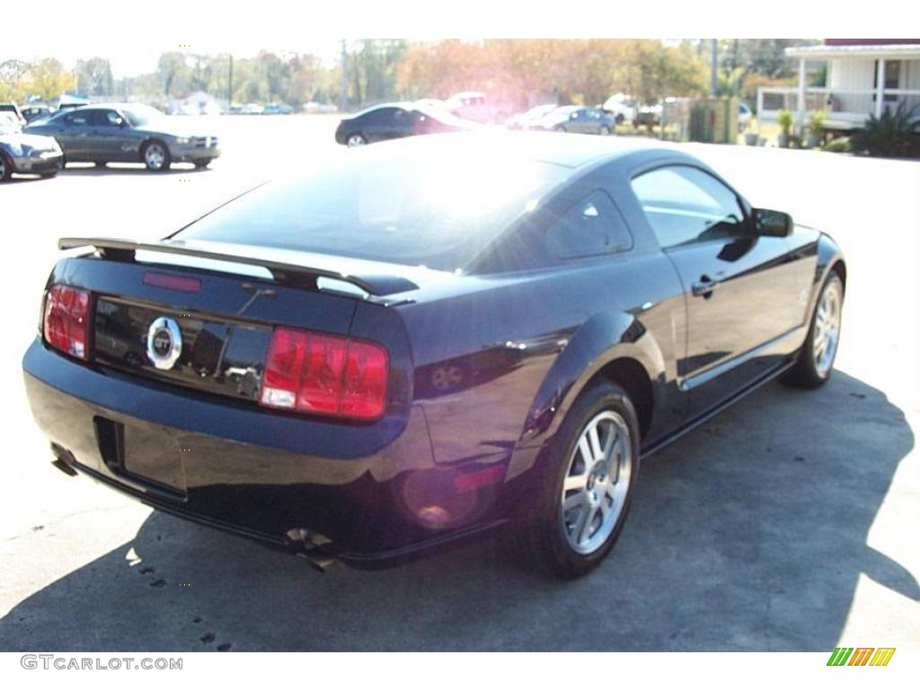 2006 Mustang GT Premium Coupe - Black / Light Parchment photo #3