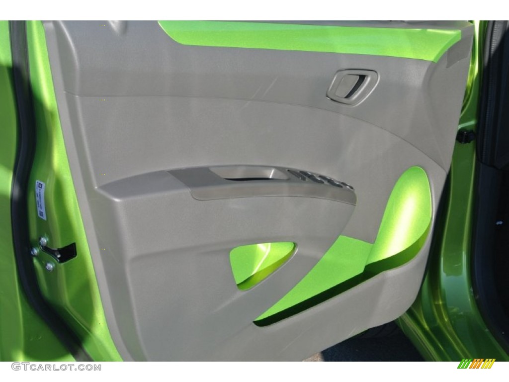 2015 Chevrolet Spark LS Green/Green Door Panel Photo #99043173