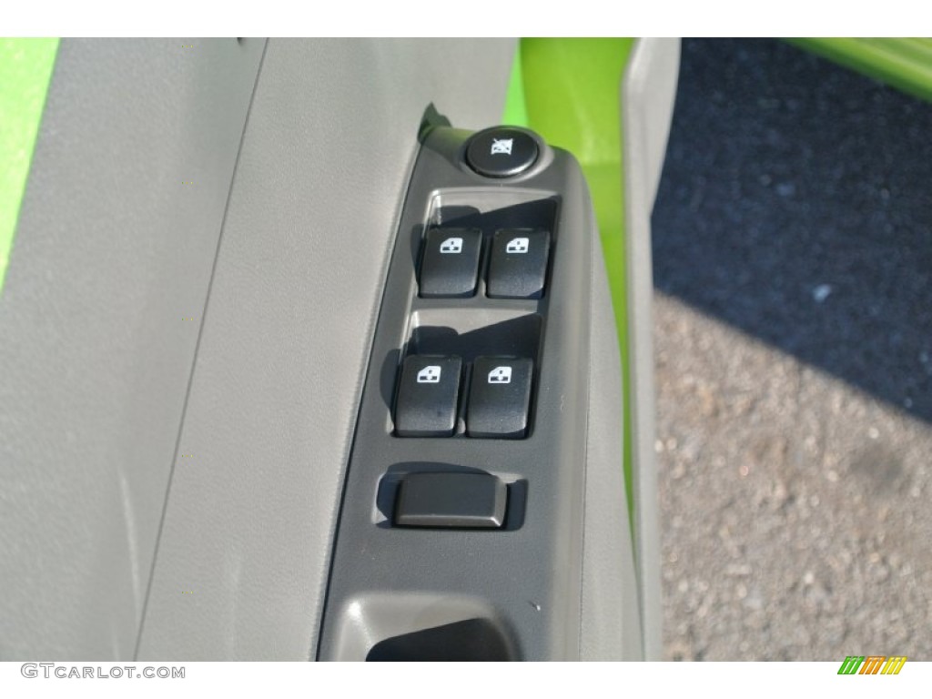 2015 Chevrolet Spark LS Controls Photo #99043195