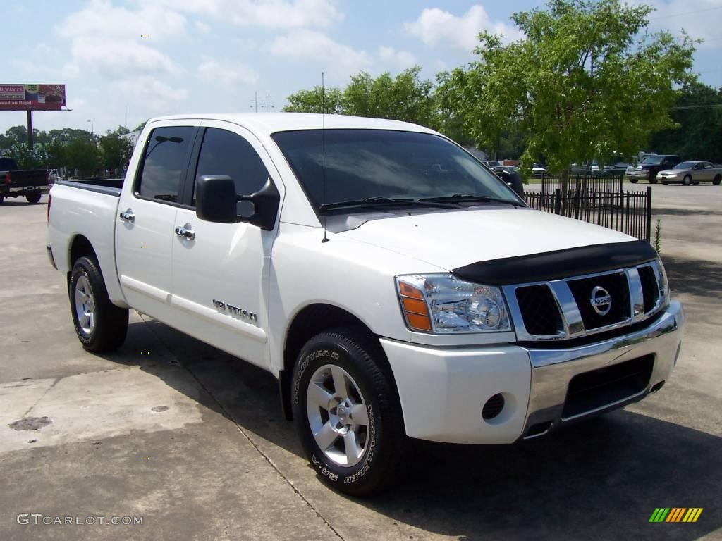 2007 Titan SE Crew Cab 4x4 - White / Graphite Black/Titanium photo #6