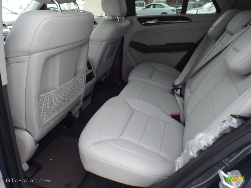 2015 Mercedes-Benz ML 250 BlueTEC 4Matic Rear Seat Photo #99050030