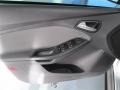 Ingot Silver - Focus SE Sedan Photo No. 14