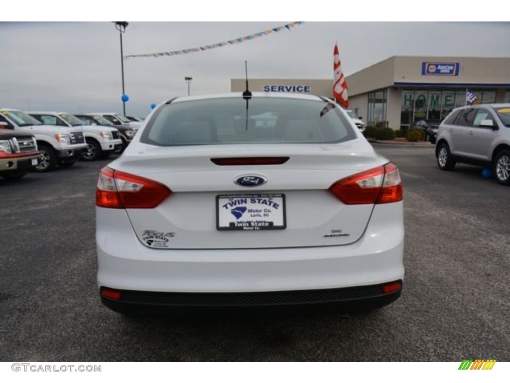 2014 Focus SE Sedan - Oxford White / Medium Light Stone photo #6