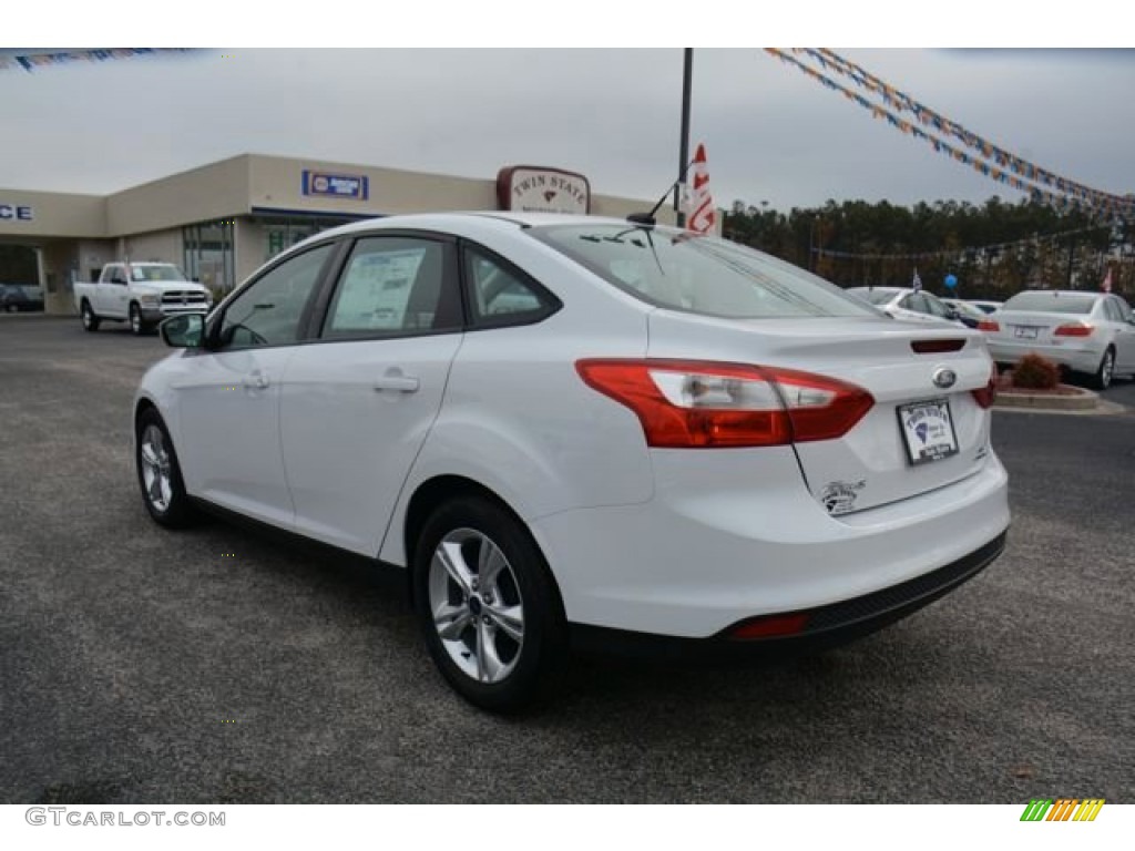 2014 Focus SE Sedan - Oxford White / Medium Light Stone photo #8