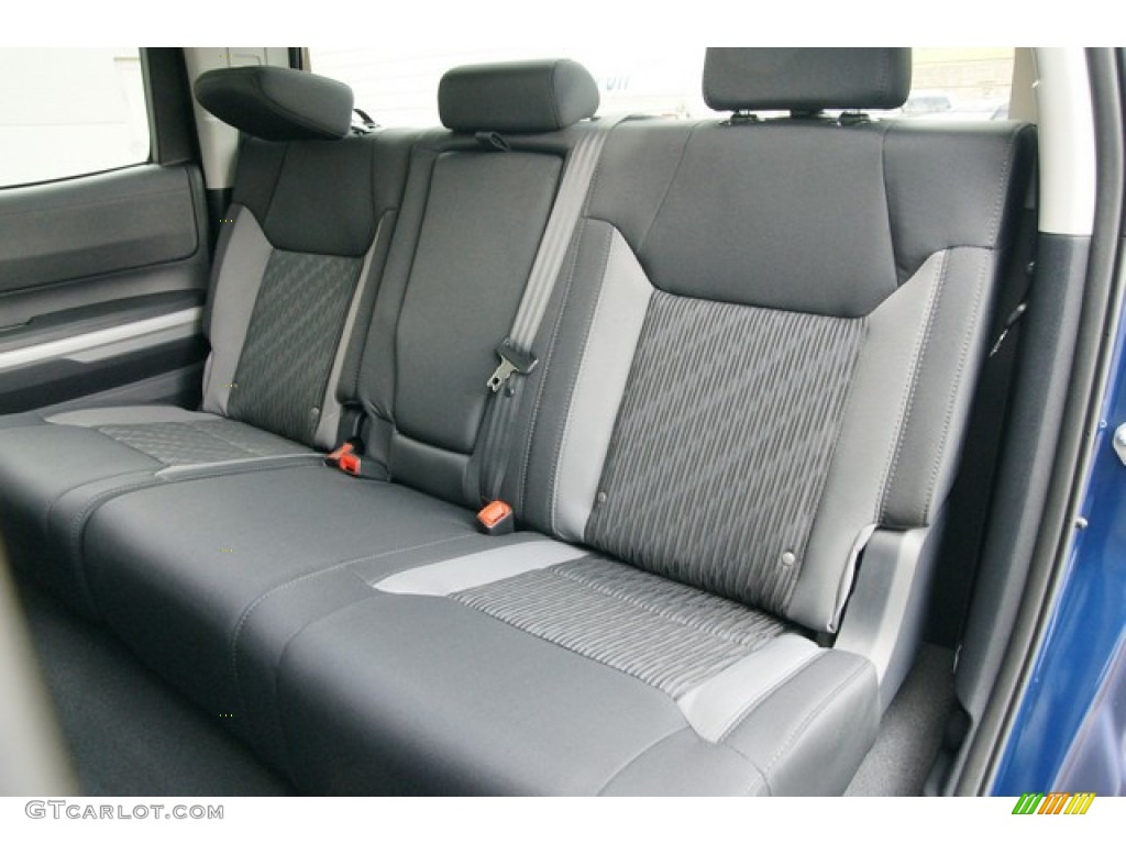 2015 Toyota Tundra SR5 CrewMax 4x4 Rear Seat Photo #99062250