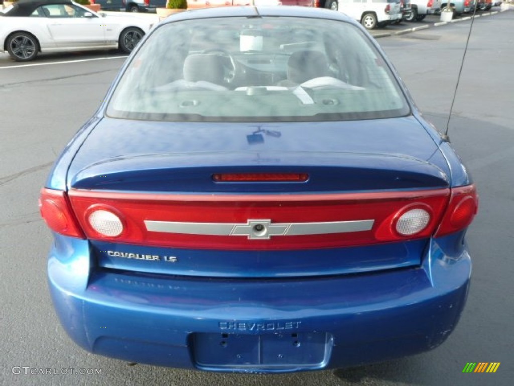 2003 Cavalier LS Sedan - Arrival Blue Metallic / Graphite Gray photo #4