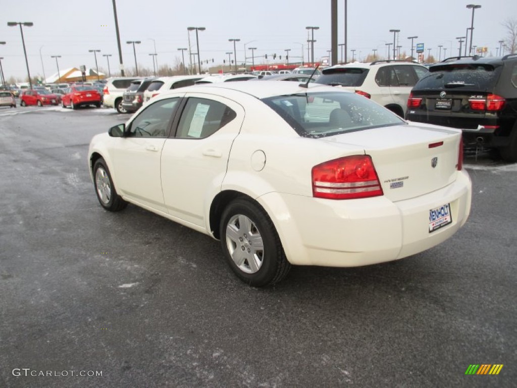 2008 Avenger SE - Stone White / Dark Khaki/Light Graystone photo #4