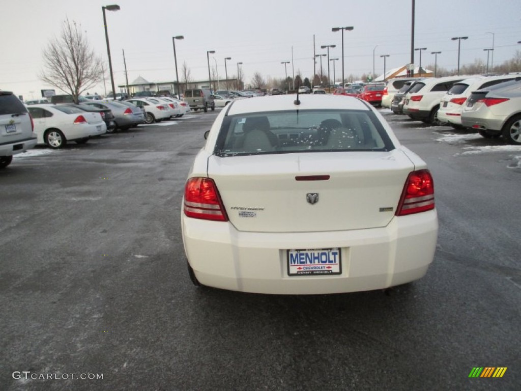 2008 Avenger SE - Stone White / Dark Khaki/Light Graystone photo #5