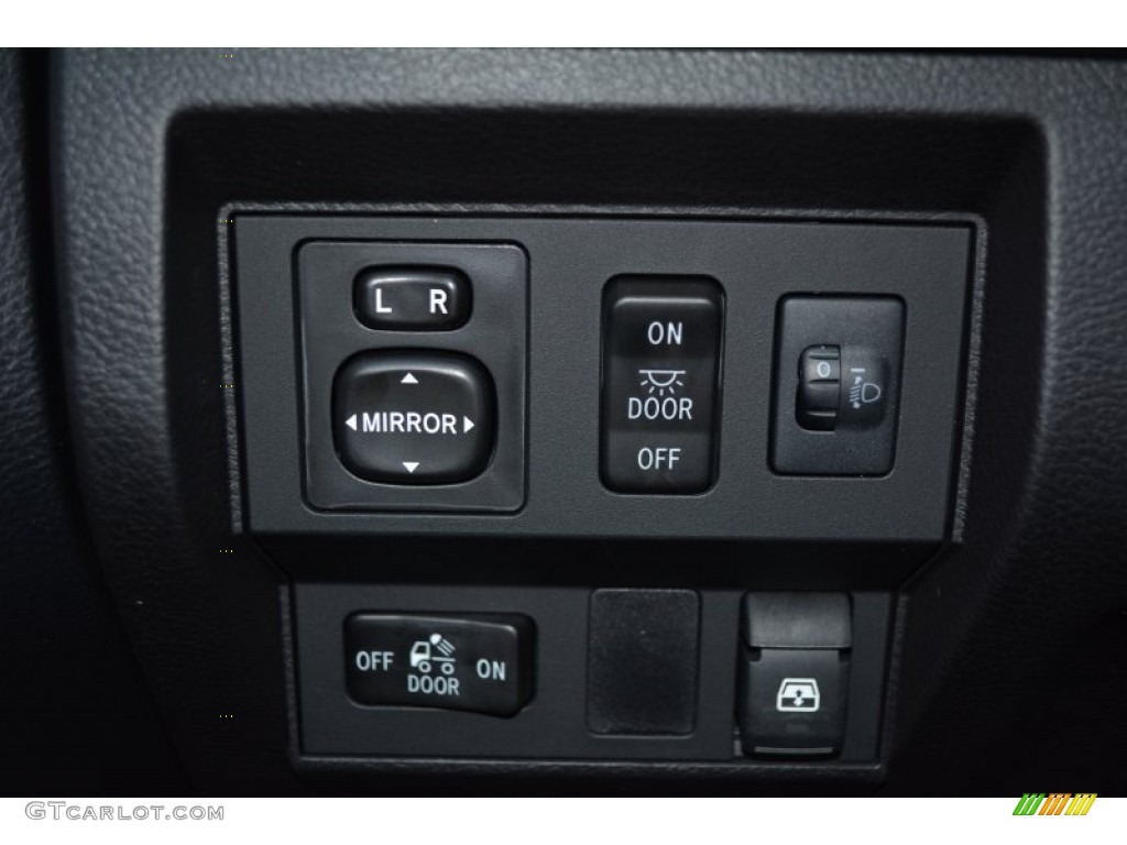 2015 Toyota Tundra SR5 CrewMax 4x4 Controls Photo #99069192