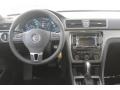 Black - Passat SE Sedan Photo No. 14