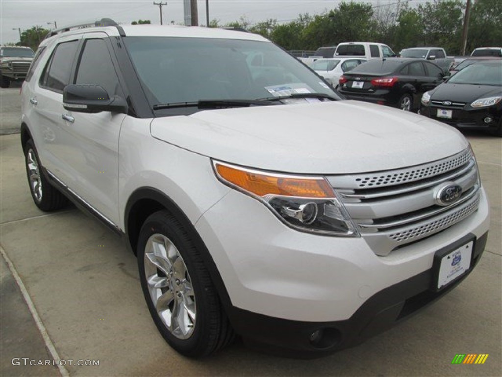 2015 Explorer XLT - White Platinum / Medium Light Stone photo #1