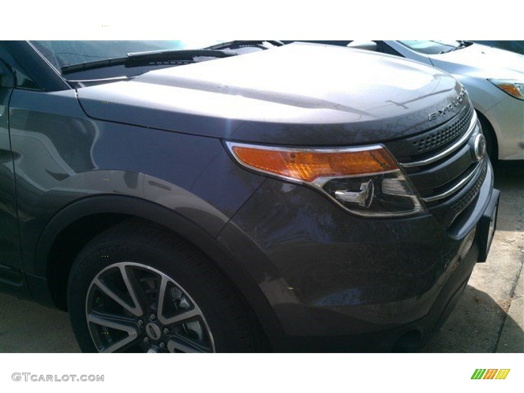 2015 Explorer XLT - Magnetic / Charcoal Black photo #5