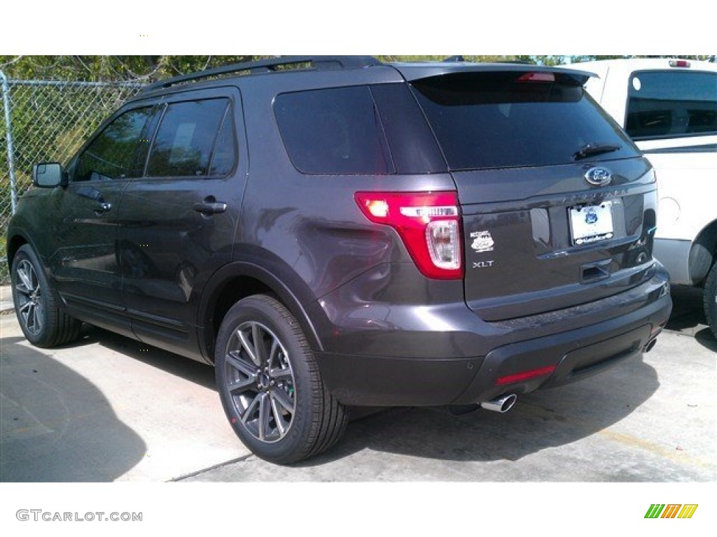 2015 Explorer XLT - Magnetic / Charcoal Black photo #6