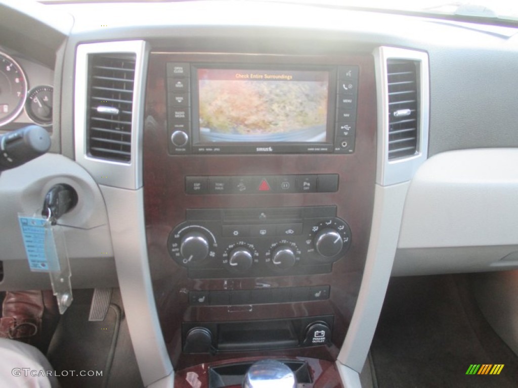 2008 Grand Cherokee Overland 4x4 - Bright Silver Metallic / Dark Khaki/Light Graystone photo #30