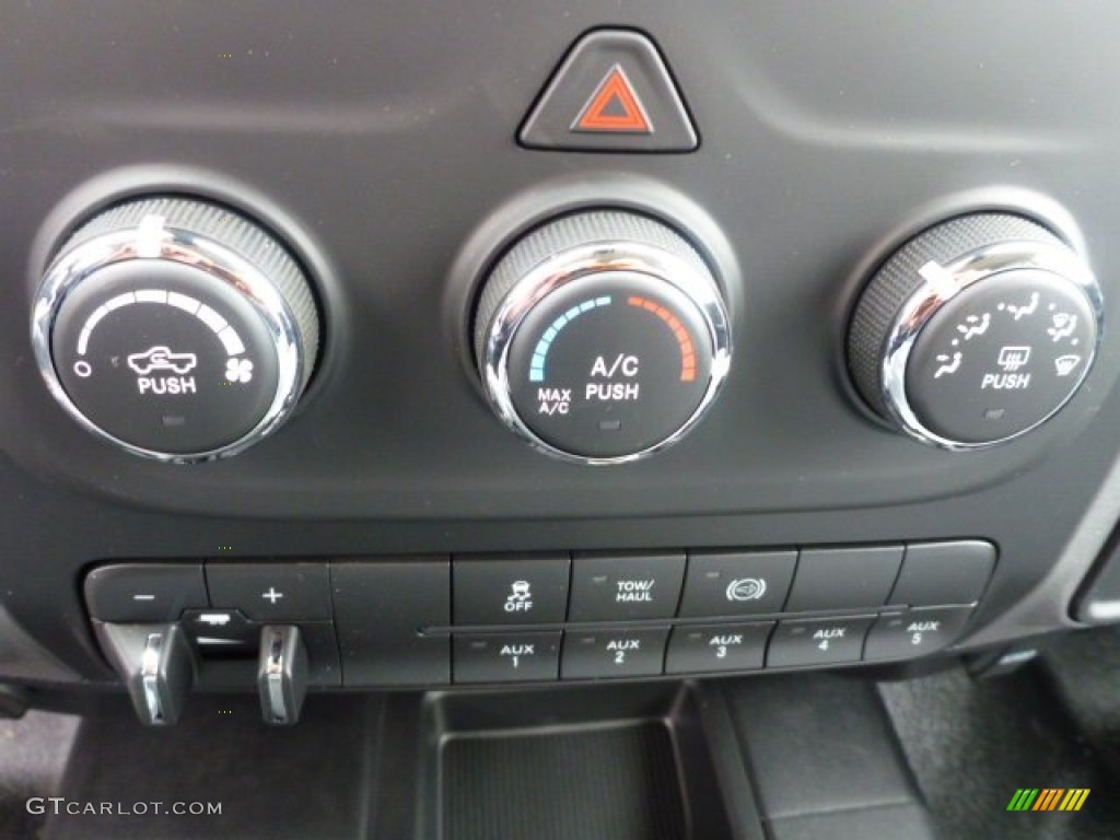 2015 Ram 5500 Tradesman Crew Cab 4x4 Chassis Controls Photos