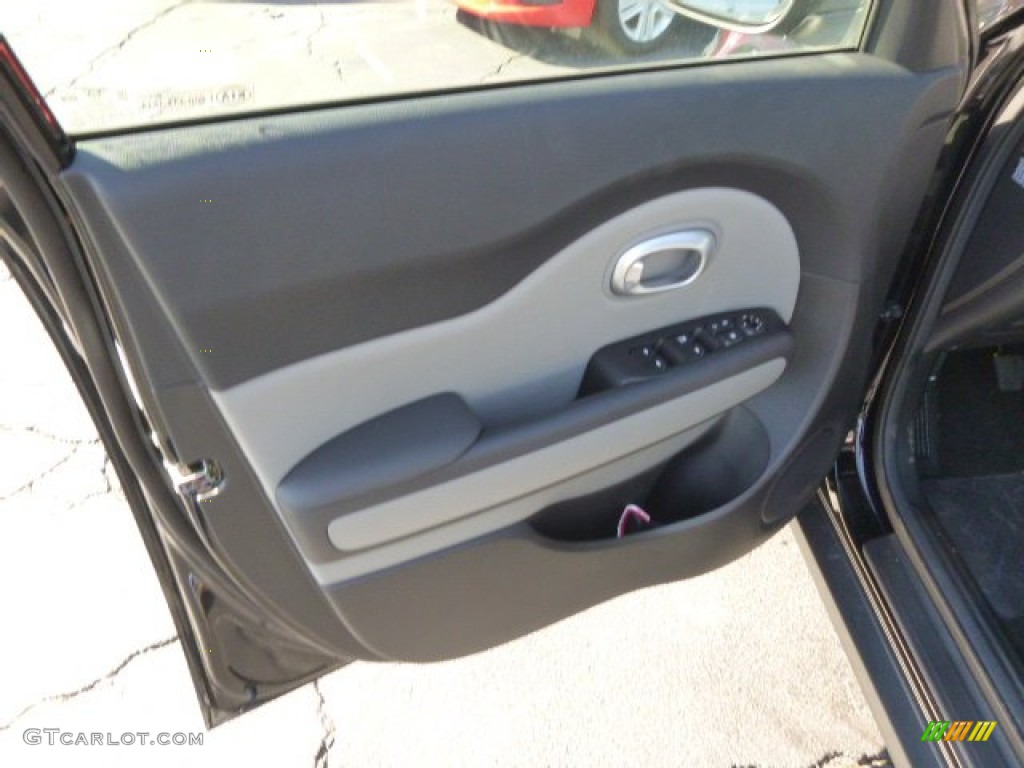 2015 Soul  - Shadow Black / Black photo #11