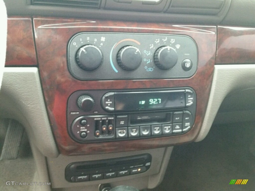 2001 Sebring LXi Convertible - Dark Garnet Red Pearlcoat / Taupe photo #25