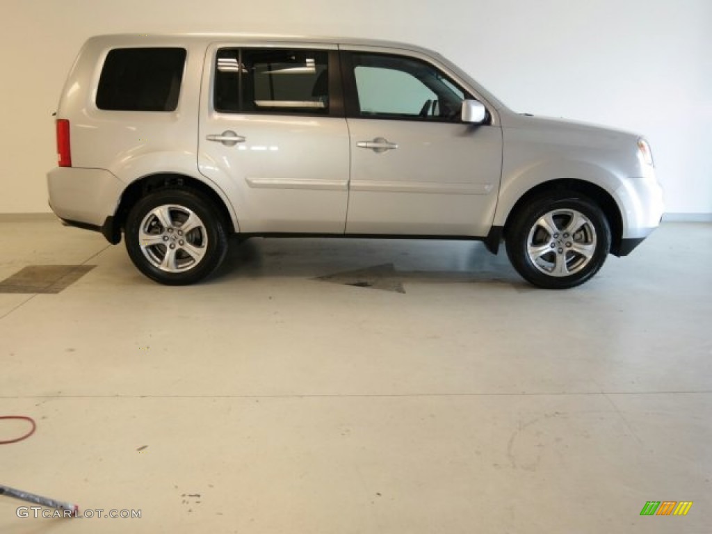 Alabaster Silver Metallic Honda Pilot