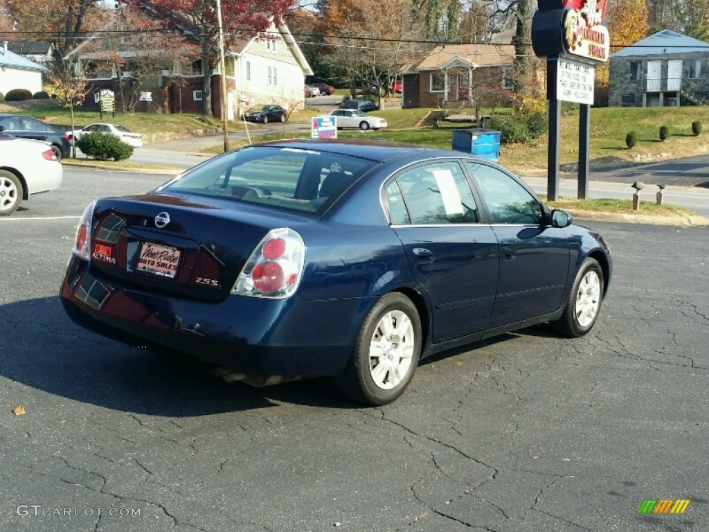 2005 Altima 2.5 S - Majestic Blue Metallic / Blond photo #6