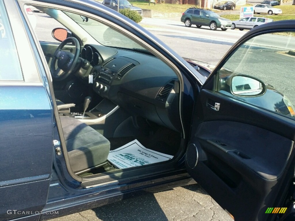 2005 Altima 2.5 S - Majestic Blue Metallic / Blond photo #9