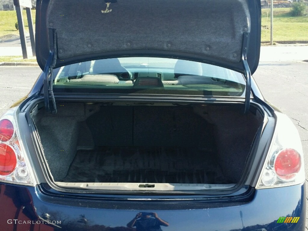 2005 Altima 2.5 S - Majestic Blue Metallic / Blond photo #11