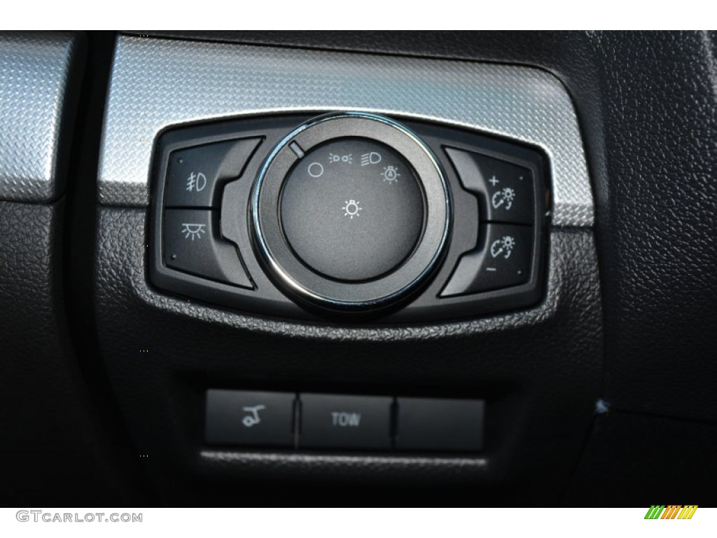 2015 Explorer XLT 4WD - Magnetic / Charcoal Black photo #25