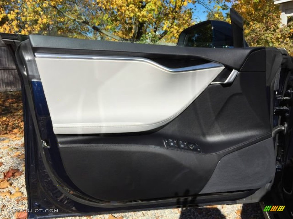 2013 Tesla Model S P85 Performance Grey Door Panel Photo #99108544