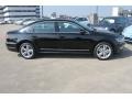 Black - Passat SE Sedan Photo No. 9