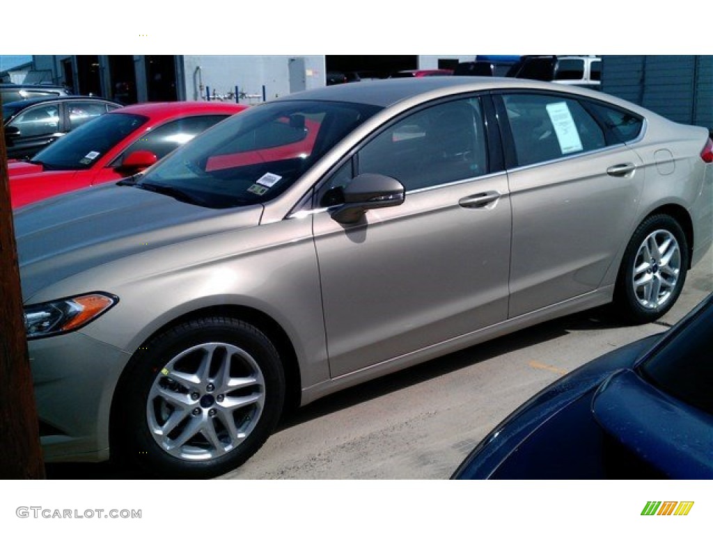 2015 Fusion SE - Tectonic Silver Metallic / Charcoal Black photo #1