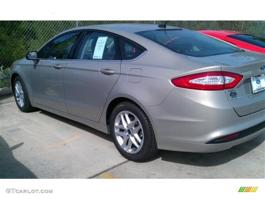 2015 Fusion SE - Tectonic Silver Metallic / Charcoal Black photo #4