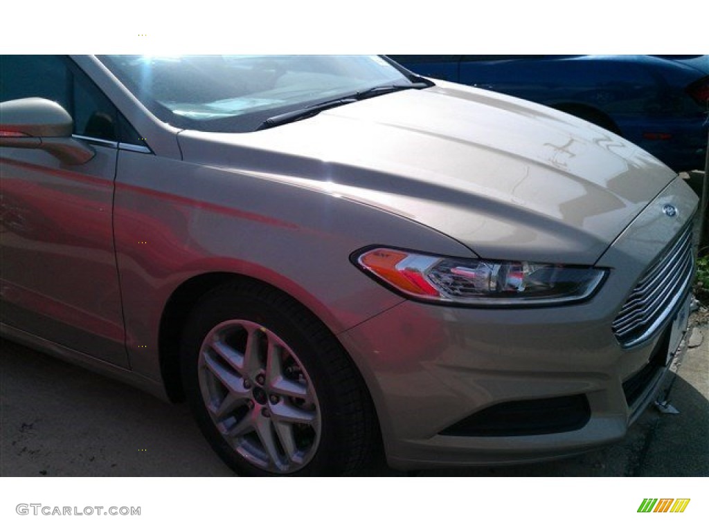 2015 Fusion SE - Tectonic Silver Metallic / Charcoal Black photo #8