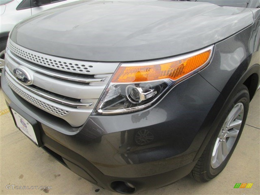 2015 Explorer XLT - Magnetic / Charcoal Black photo #8