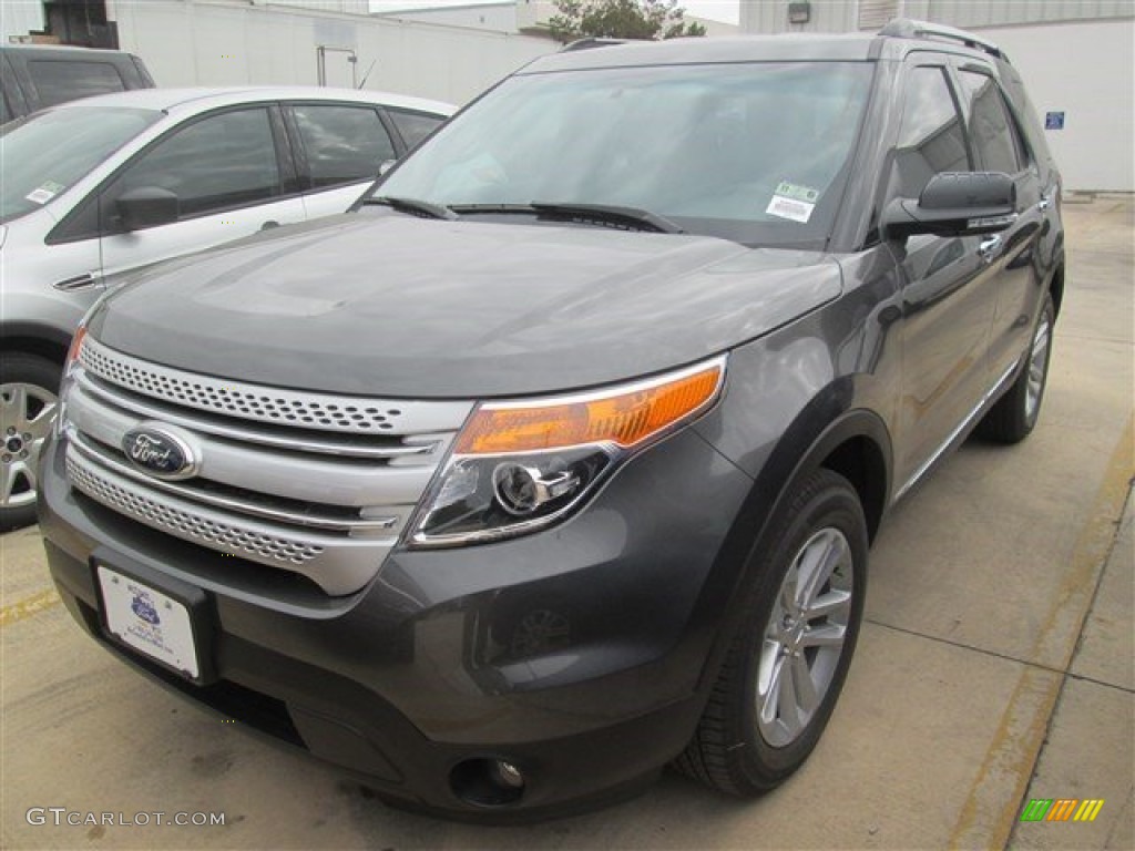 2015 Explorer XLT - Magnetic / Charcoal Black photo #9
