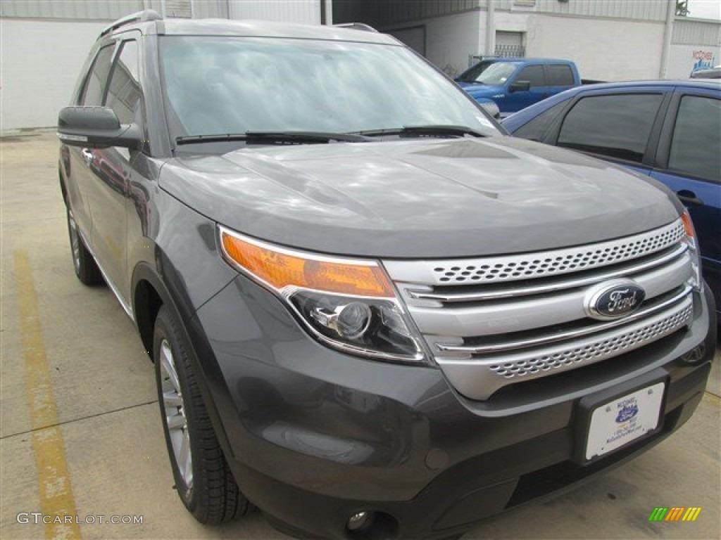 2015 Explorer XLT - Magnetic / Charcoal Black photo #11
