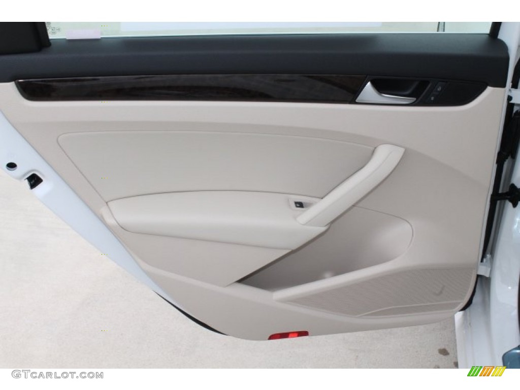 2015 Volkswagen Passat TDI SEL Premium Sedan Door Panel Photos