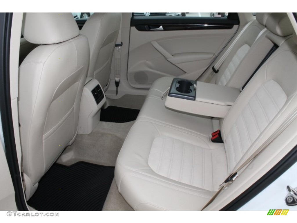 2015 Volkswagen Passat TDI SEL Premium Sedan Interior Color Photos