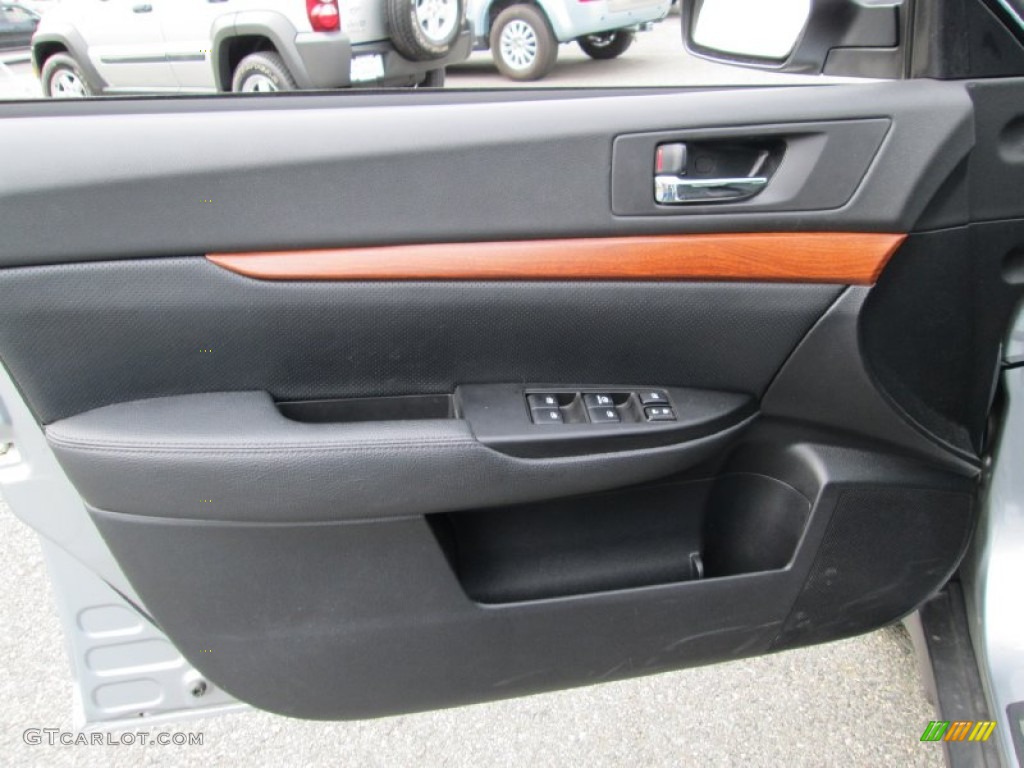 2014 Outback 2.5i Limited - Ice Silver Metallic / Black photo #12