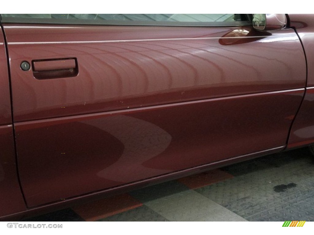 2000 Camaro Coupe - Monterey Maroon Metallic / Medium Gray photo #42